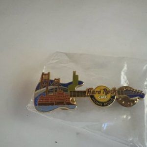 Hong Kong, Hard Rock Cafe Guitar Pin, Collectable
